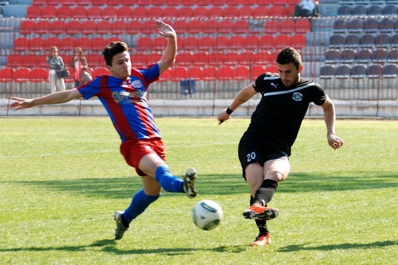 Καλαϊτζίδης: «Στάζουν δηλητήριο οι 8 στους 10»!