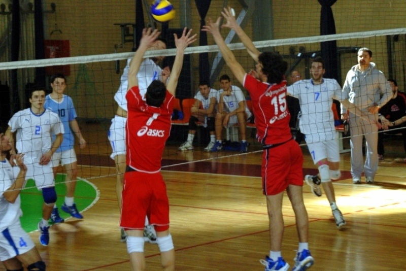 Στα τελικά εφήβων Ολυμπιακός και Πανελλήνιος