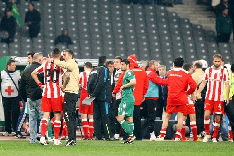 Απόδραση τίτλου για Ολυμπιακό, καταστροφή για Παναθηναϊκό (photos+videos)