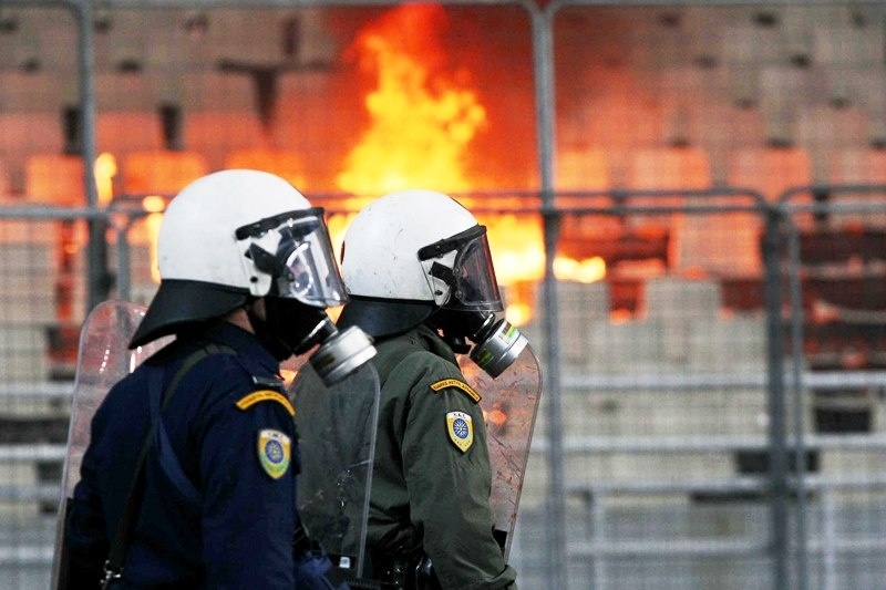 Ο Ολυμπιακός στους τραυματίες αστυνομικούς