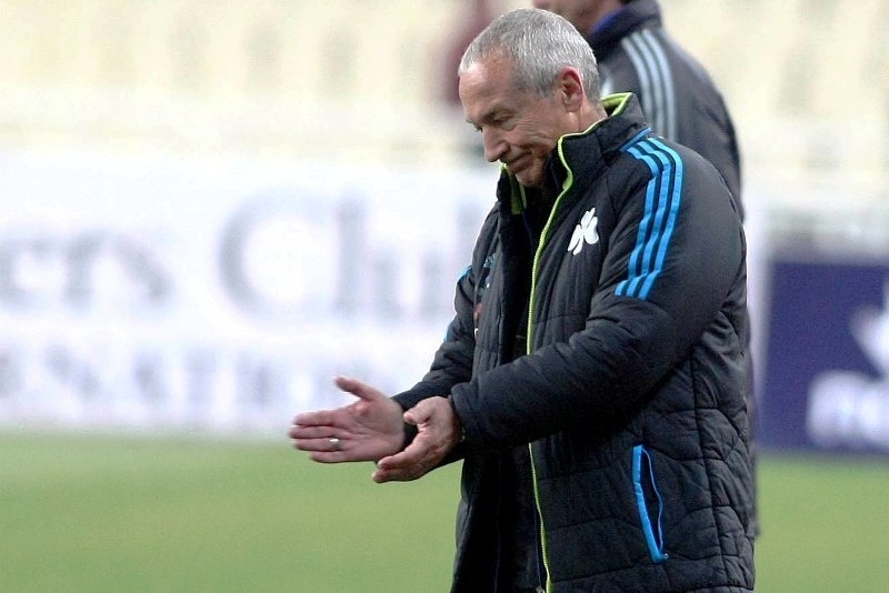 Το δημόσιο «δόσιμο» και το αναπάντητο «3Χ3»