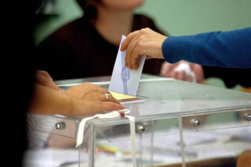 Καπηλεύονται τη θρησκεία για ψήφους!