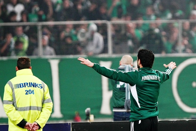 Η Πολιτεία διαλύει το ποδόσφαιρο