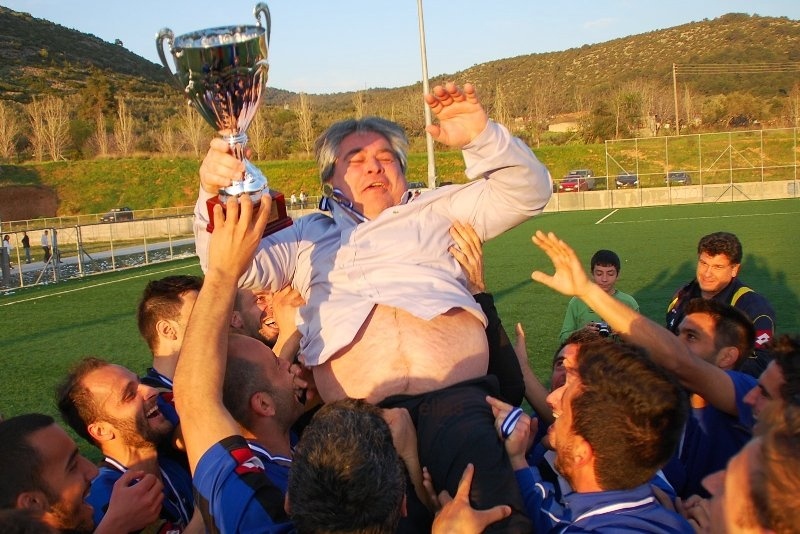 Σήκωσε την κούπα η Χαλκίδα