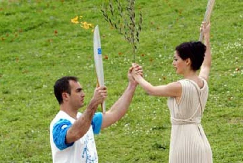 Οι πρώτοι λαμπαδηδρόμοι