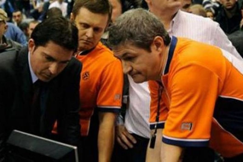 Το διαιτητικό «τρίο» του ΣΕΦ