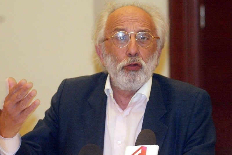 Λυκουρέζος: «Τέλος στην ακινησία και τον κατήφορο»