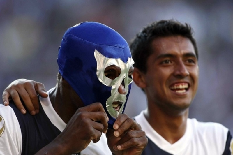 Ο... μασκοφόρος Μπόρχα! (video)