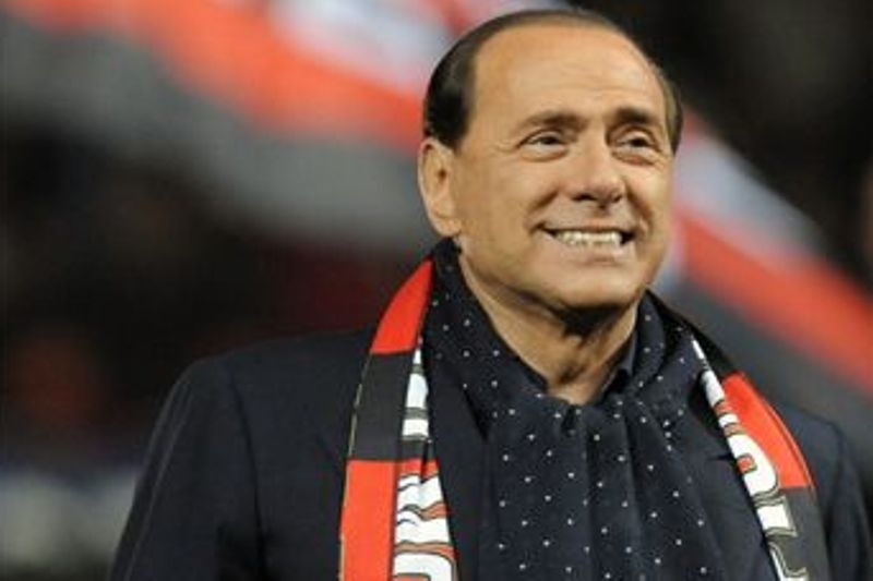 Επιστροφή Μπερλουσκόνι στην προεδρία της Μίλαν