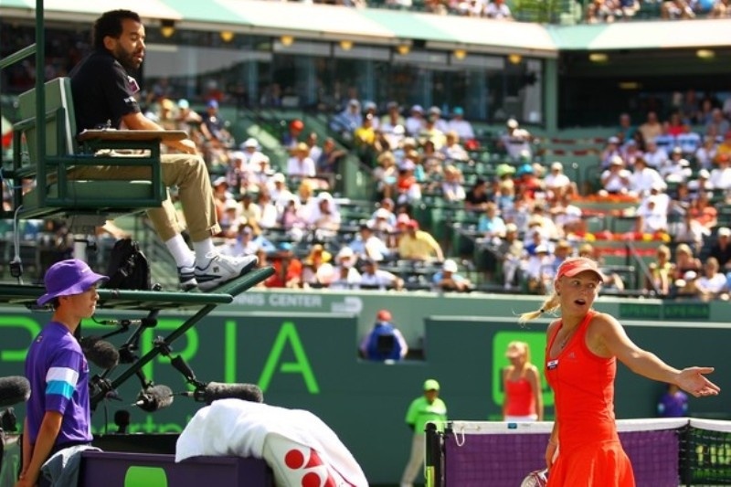 Κάτι τρέχει με την Καρολίν