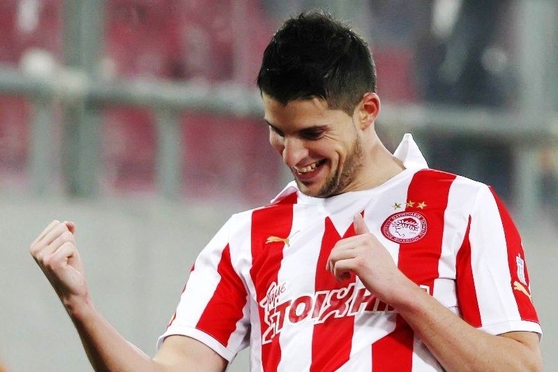 Κρούση της Άστον Βίλα για Μιραλάς