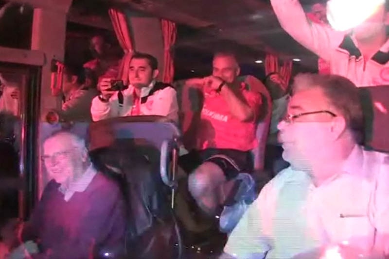 Το... μεθύσι του τίτλου δεν χορταίνεται ποτέ! (videos)