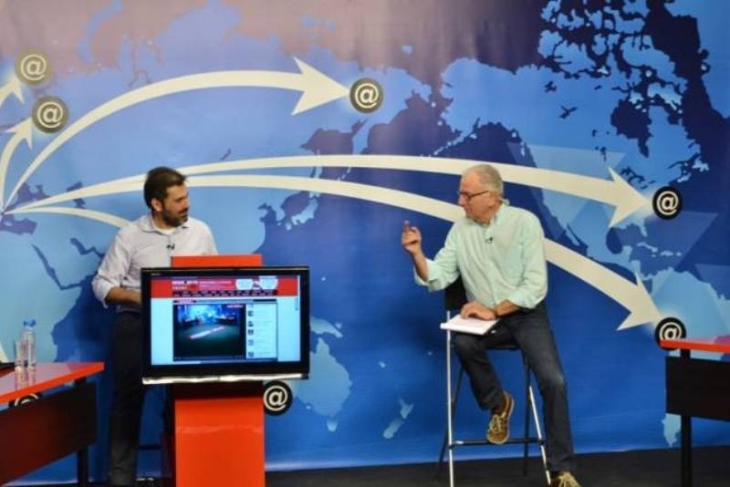 Δείτε live την εκπομπή του Κώστα Χαρδαβέλλα στο newsbomb