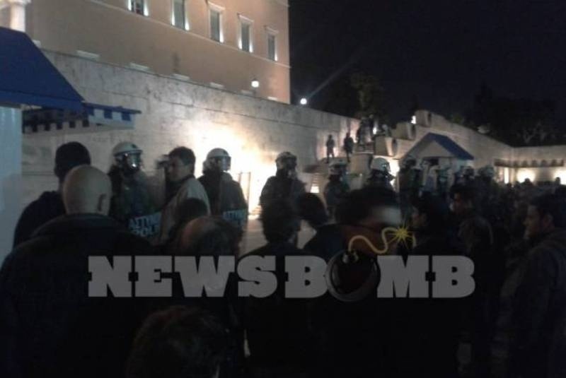 Τεταμένο το κλίμα στο Σύνταγμα