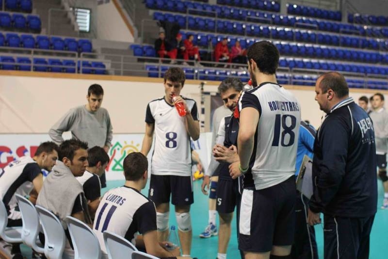 Άνετη νίκη των εφήβων