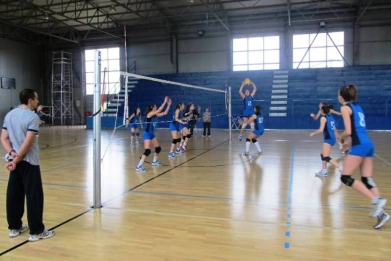 Άνετη νίκη για τις νεάνιδες