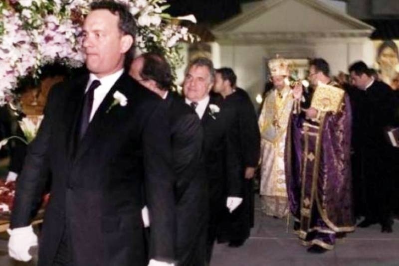 Ο Τομ Χανκς στην περιφορά του Επιταφίου!
