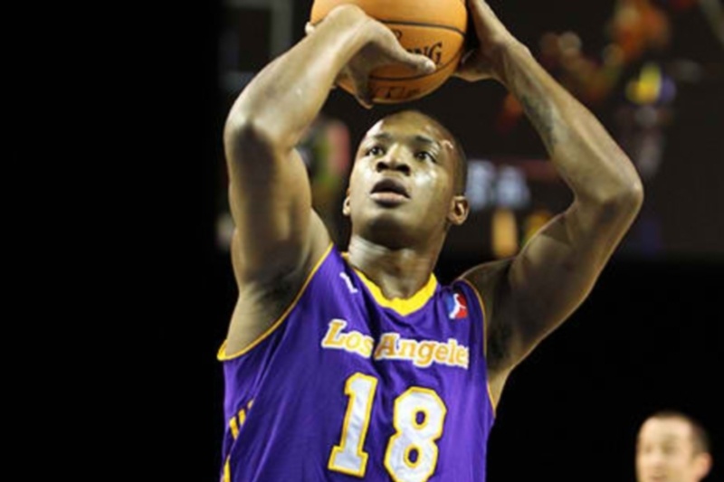 Ενίσχυση με Μουν οι Μπόμπκατς