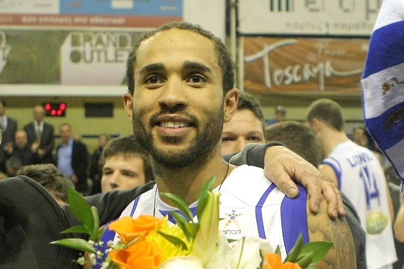 Ξέρουν από καλούς ξένους στον ΑΓΟΡ!