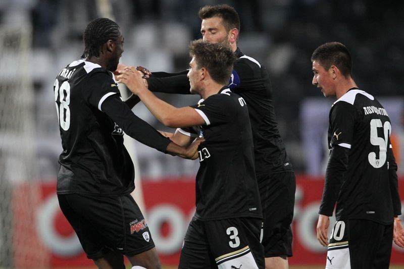 Ο δρόμος ανοιχτός μπροστά τους