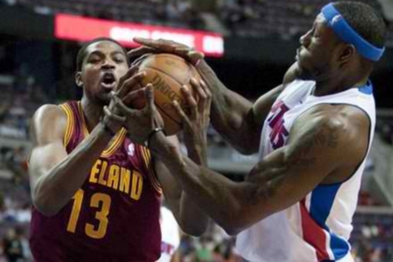 Απόλυτη κυριαρχία των Πίστονς