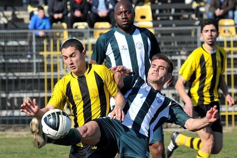 Προσπάθειες για Ποκόνγκ