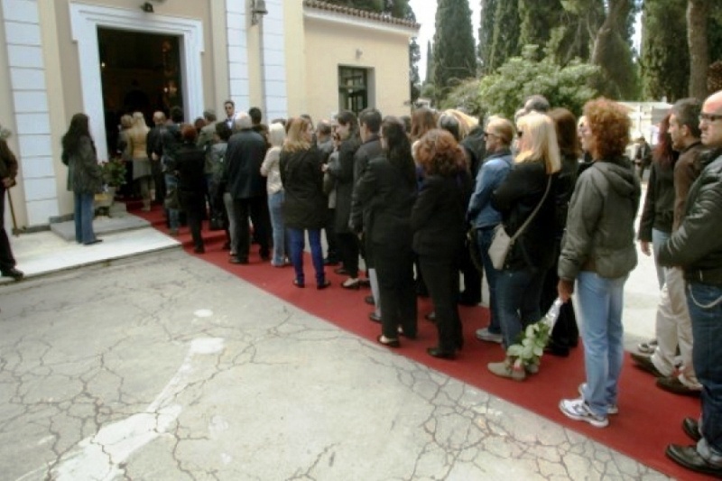 VIDEO: Η κηδεία του Δημήτρη Μητροπάνου
