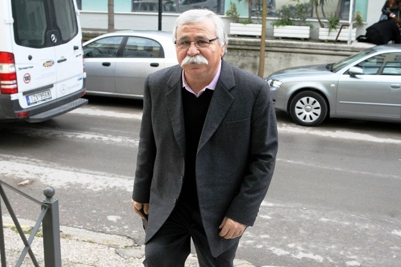Παπουτσάκης: «Δεν θέλω να βλέπω σκυμμένα κεφάλια»