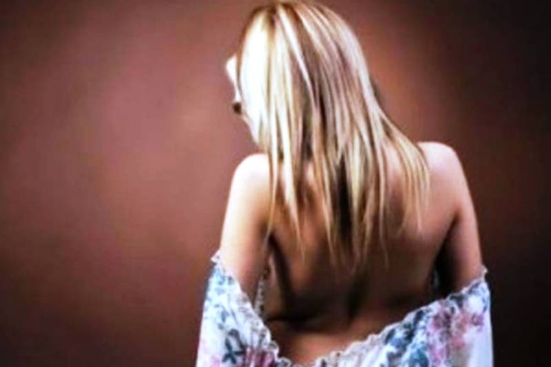 Έπιασε την κόρη της σε «ροζ» ραντεβού