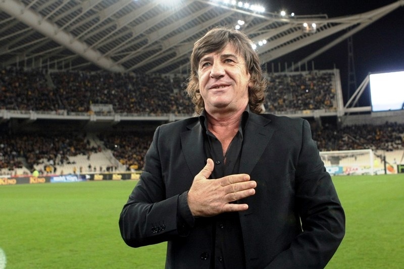 Μαύρος: «Φεύγω άρρωστος από το γήπεδο»