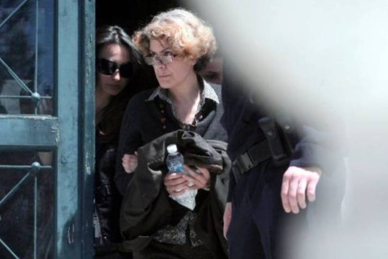 Τα… βραχιολάκια της Τσοχατζοπούλου