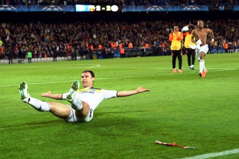 «Γλεντάνε» τον δημοσιογράφο Σριβς