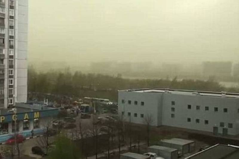 «Πράσινο» νέφος πάνω από τη Μόσχα