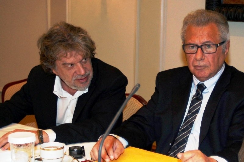 Ο Τροχανάς στο πλευρό του Βούρου