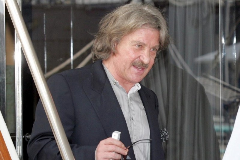 Καμπάνης: «Ξεκαθαρίστε τη θέση σας»