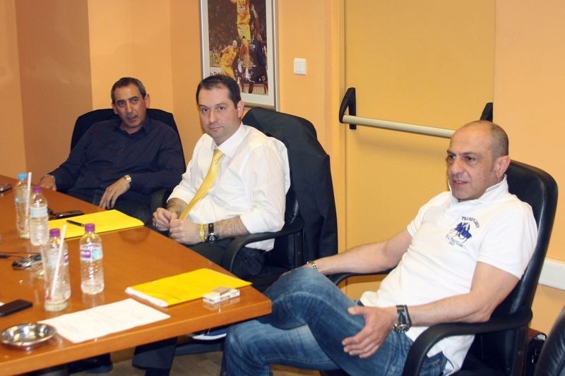 Αναβλήθηκε το ραντεβού Δαμιανίδη - Παπαϊωάννου