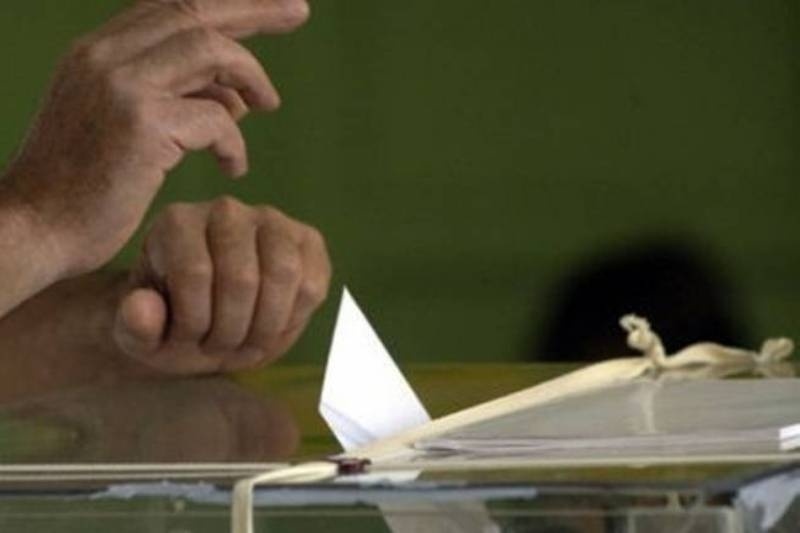 Εκλογές 2012: Άνοιξαν οι κάλπες!