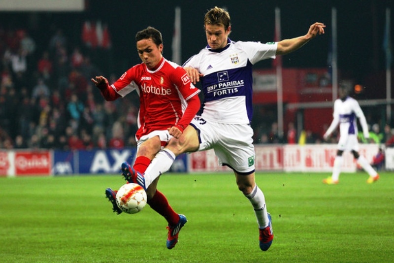 Στον... θρόνο της ξανά η Άντερλεχτ!