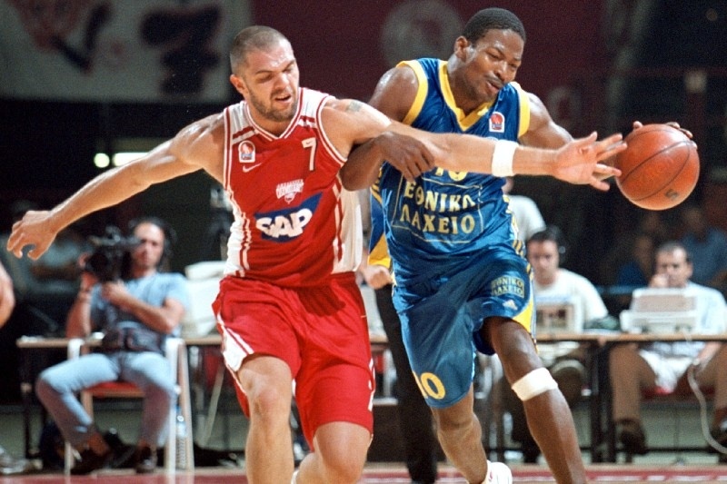 «Ωραίο που συνεχίζεται η γενιά Παπανικολάου στο ελληνικό μπάσκετ»