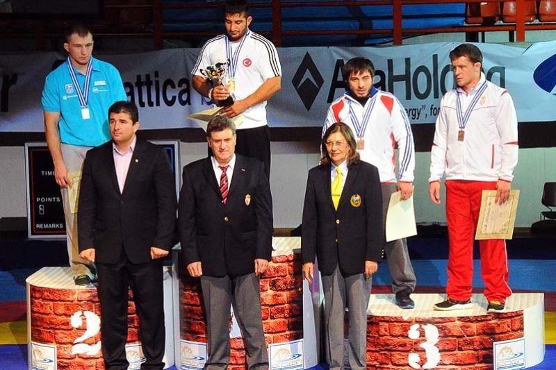 Επιτυχίες για τους Έλληνες παλαιστές της ελευθέρας