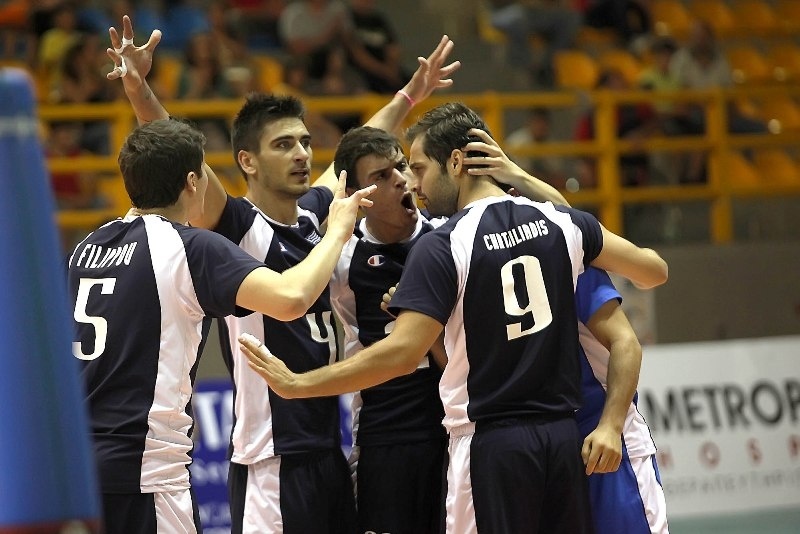 Με «φούριας ρόχας» στην πρεμιέρα η Ελλάδα