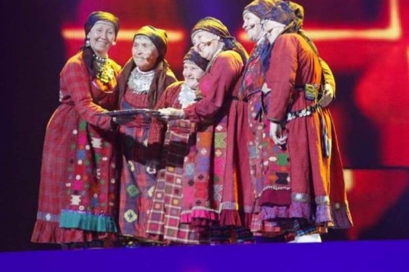 Eurovison 2012: Οι γιαγιάδες της Ρωσίας «έψησαν» και στον τελικό