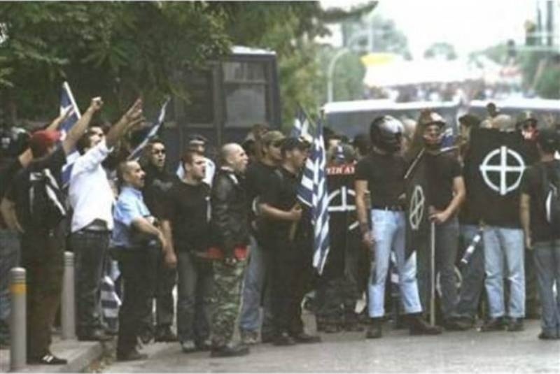 Προπηλάκισαν βουλευτή της Χρυσής Αυγής στον Βόλο