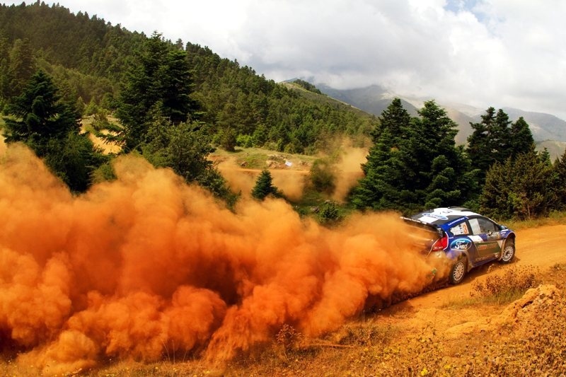 Ράλι Ακρόπολις: «Μαζεύει» τη διαφορά ο Σόλμπεργκ