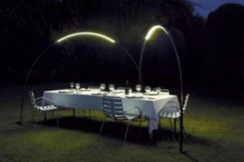 Ένα φωτεινό τόξο για τον κήπο σας