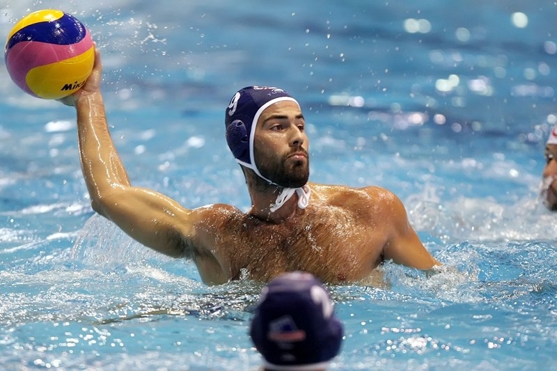 «Σέρνει» τον Ολυμπιακό μέχρι το... Λαιμό, η Βουλιαγμένη! (photos)