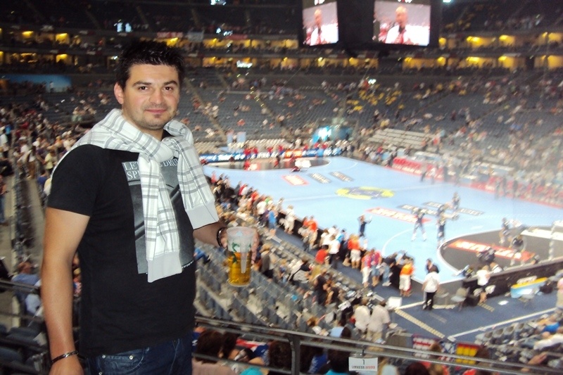 Ένας Έλληνας που λατρεύει το χάντμπολ (photos)