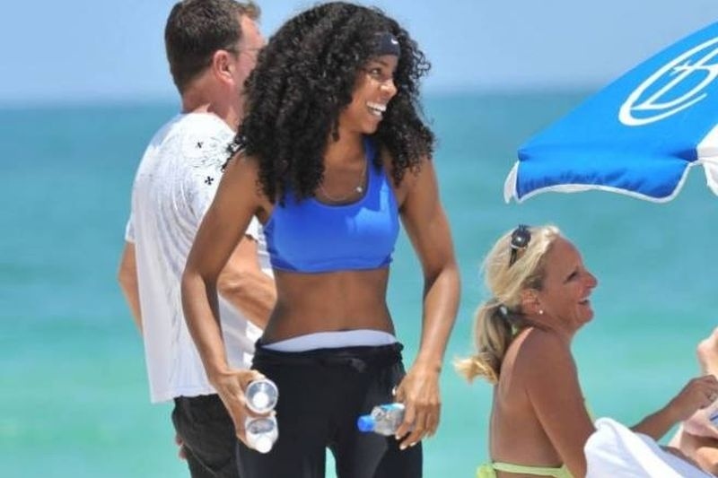 Hot Kelly Rowland backstage