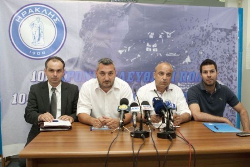 Παπαδόπουλος: «Χυδαία η αντιμετώπιση του Πιλάβιου»