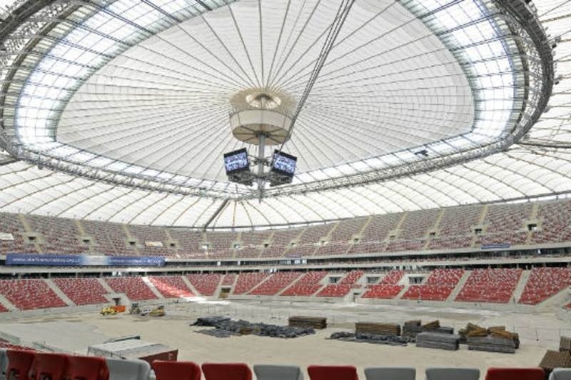 Euro 2012: «Άνοιξαν» οι ουρανοί στην Βαρσοβία!
